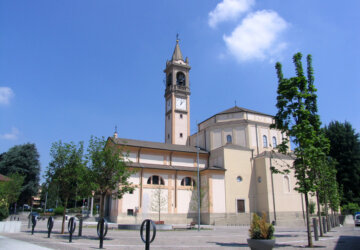 Piazza_Cavour_e_Chiesa_Parrocchiale-360x250.jpg