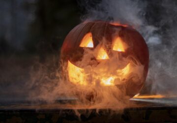 halloween-4585684_1280-360x250.jpg
