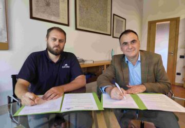 Firma-convenzione-scaled-360x250.jpg